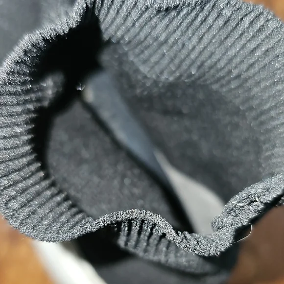 Balenciaga Black and White Sock Sneakers - Picture 10 of 10